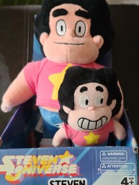 Steven Universe 12” Steven Boxed plush with a smaller loose plush placed on top